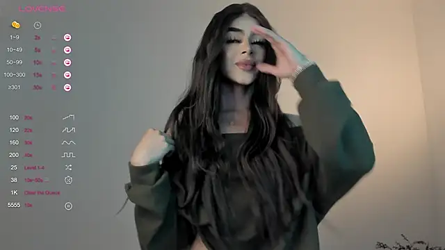 Snapshot of sweetest_bella chatting on February 13, 2025, 8:55 pm sweetest bella online show from February 13, 2025, 8:55 pm