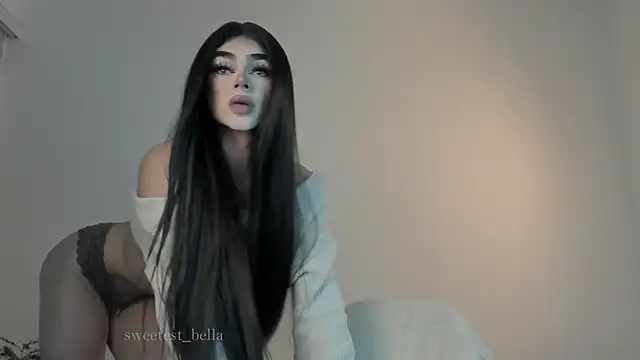 Snapshot of sweetest_bella chatting on March 13, 2025, 1:10 am sweetest bella online show from March 13, 2025, 1:10 am