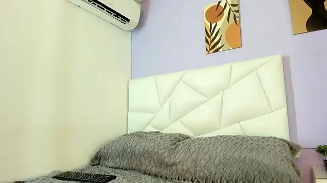 Snapshot of lissetlong69 chatting on January 11, 2025, 8:33 am lissetlong69 online show from January 11, 2025, 8:33 am