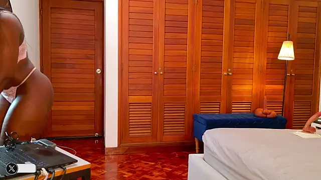 Snapshot of lissetlong69 chatting on December 13, 2025, 11:43 pm lissetlong69 online show from December 13, 2025, 11:43 pm