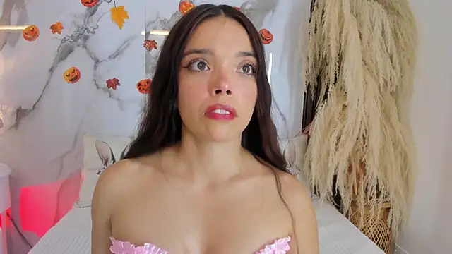 Snapshot of hannahill69 chatting on October 29, 2025, 5:10 am hannahill69 online show from October 29, 2025, 5:10 am