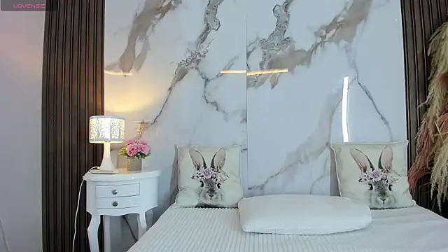 hannahill69 online show from March 3, 2026, 4:40 am