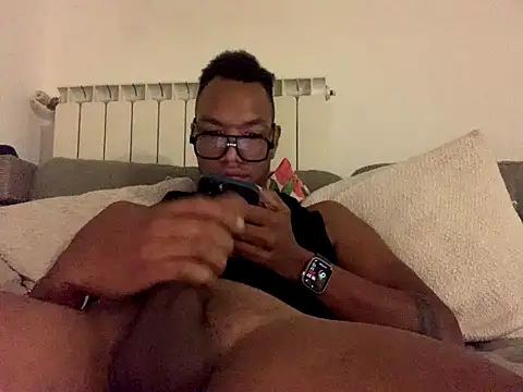 iamrafaelhot online show from November 5, 2025, 5:35 pm