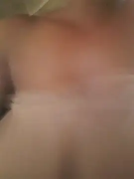 winterqueenx online show from December 15, 2025, 3:27 pm