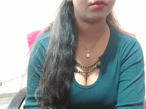 Snapshot of LovingPihu chatting on February 13, 2025, 8:06 am LovingPihu online show from February 13, 2025, 8:06 am