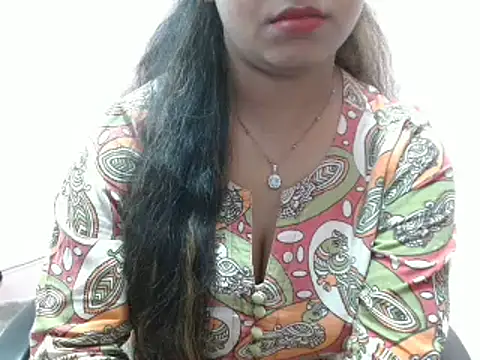 Snapshot of LovingPihu chatting on February 21, 2025, 8:29 am LovingPihu online show from February 21, 2025, 8:29 am