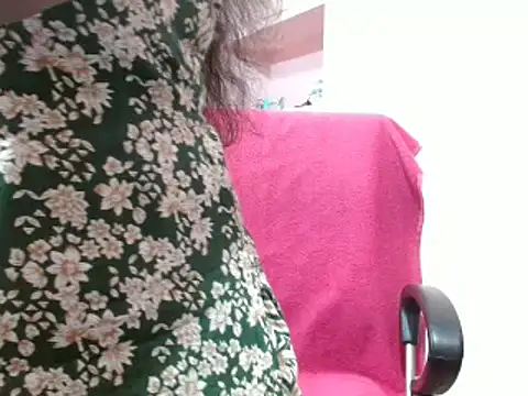 Snapshot of LovingPihu chatting on March 22, 2025, 6:00 am LovingPihu online show from March 22, 2025, 6:00 am