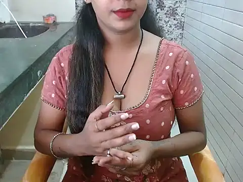 Snapshot of LovingPihu chatting on September 20, 2025, 5:08 am LovingPihu online show from September 20, 2025, 5:08 am