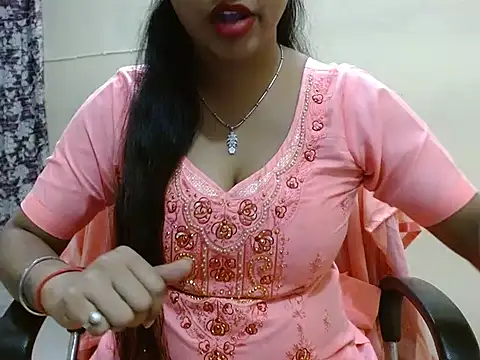 LovingPihu online show from April 13, 2026, 5:35 am