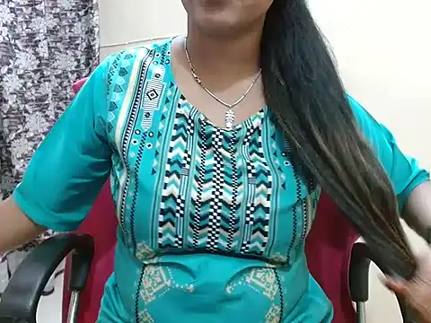 LovingPihu online show from April 15, 2026, 5:25 am