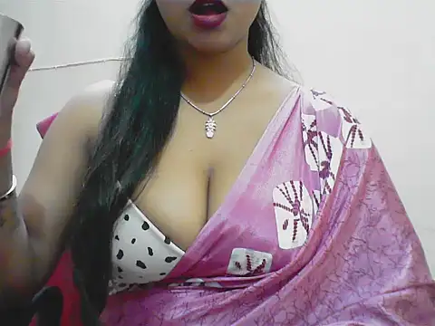 Snapshot of LovingPihu chatting on May 4, 2026, 5:47 am LovingPihu online show from May 4, 2026, 5:47 am