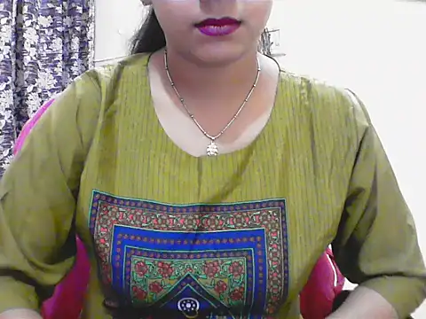 Snapshot of LovingPihu chatting on May 5, 2026, 5:48 am LovingPihu online show from May 5, 2026, 5:48 am