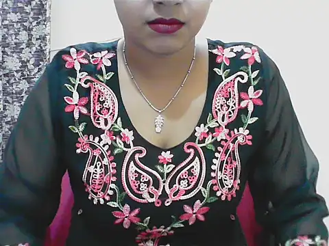 Snapshot of LovingPihu chatting on May 11, 2026, 5:35 am LovingPihu online show from May 11, 2026, 5:35 am