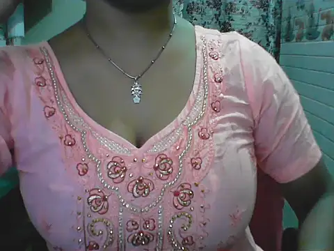 Snapshot of LovingPihu chatting on May 26, 2026, 5:36 am LovingPihu online show from May 26, 2026, 5:36 am