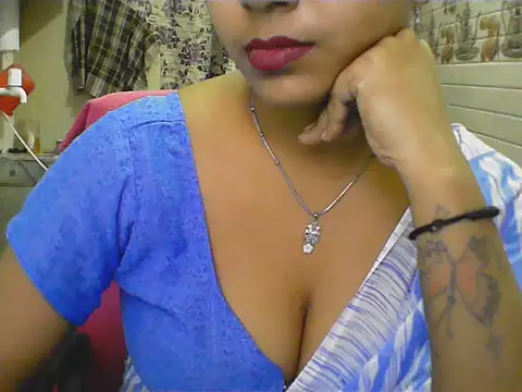 Snapshot of LovingPihu chatting on May 27, 2026, 6:10 am LovingPihu online show from May 27, 2026, 6:10 am