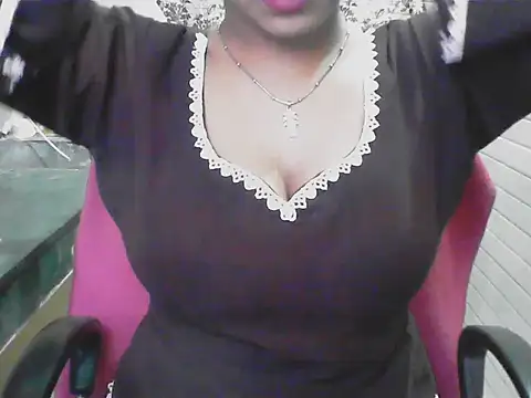 Snapshot of LovingPihu chatting on May 28, 2026, 6:43 am LovingPihu online show from May 28, 2026, 6:43 am