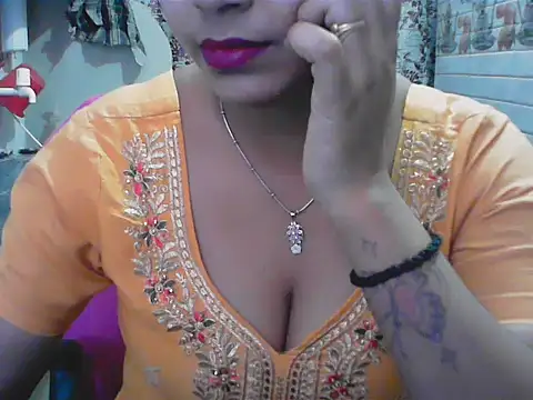 Snapshot of LovingPihu chatting on May 31, 2026, 4:53 am LovingPihu online show from May 31, 2026, 4:53 am