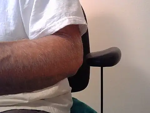 Snapshot of TrevorSteele chatting on December 15, 2025, 10:58 pm TrevorSteele online show from December 15, 2025, 10:58 pm