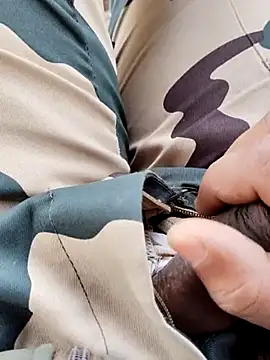 Cute boy 690 online show from February 22, 2025, 1:22 am