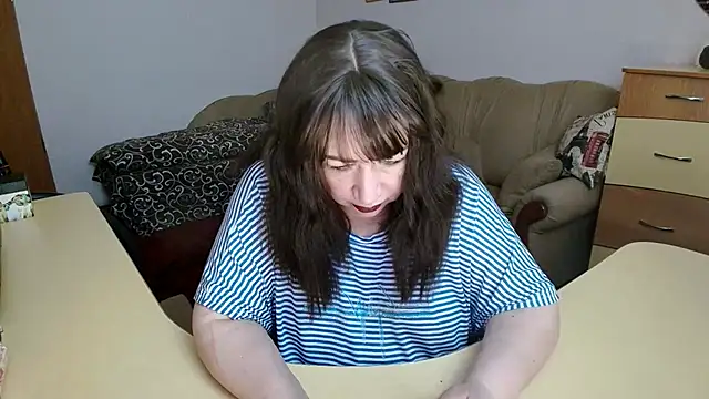 Lucretia Goldi  online show from April 29, 2026, 11:22 pm