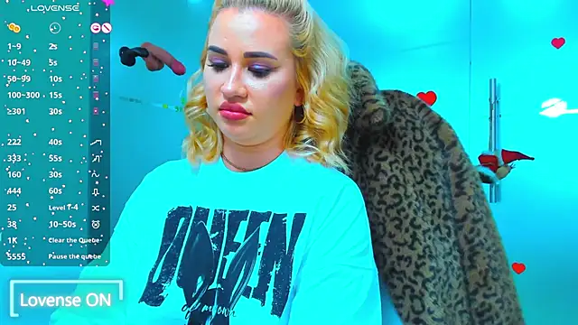 Snapshot of sassy_madeline chatting on December 14, 2024, 7:36 pm sassy madeline online show from December 14, 2024, 7:36 pm