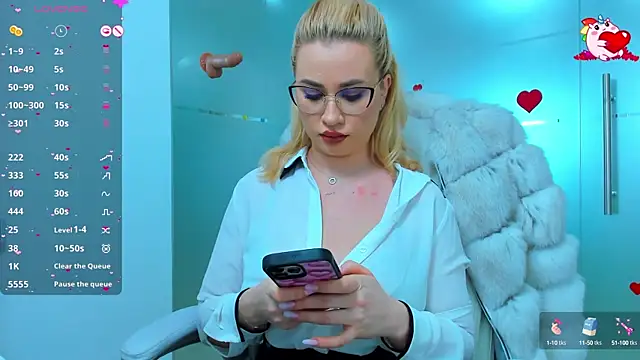 Snapshot of sassy_madeline chatting on February 13, 2025, 4:43 am sassy madeline online show from February 13, 2025, 4:43 am