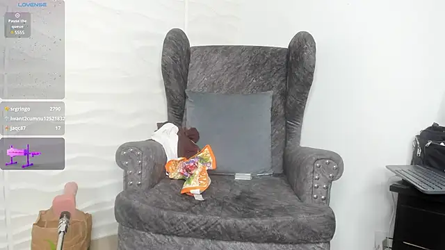 Snapshot of Keyla_Milf chatting on February 5, 2025, 8:21 am Keyla Milf online show from February 5, 2025, 8:21 am