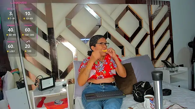 Keyla Milf online show from December 20, 2025, 3:46 am