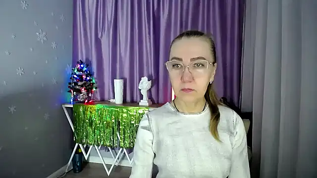 Snapshot of queen_a_n_i chatting on January 14, 2025, 8:20 am queen a n i online show from January 14, 2025, 8:20 am