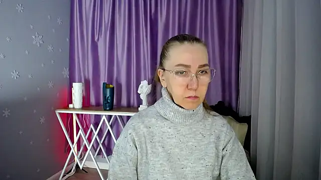 Snapshot of queen_a_n_i chatting on January 18, 2025, 10:28 am queen a n i online show from January 18, 2025, 10:28 am