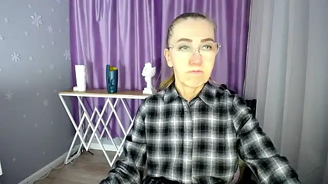 Snapshot of queen_a_n_i chatting on January 27, 2025, 7:56 am queen a n i online show from January 27, 2025, 7:56 am