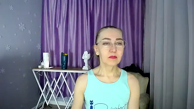 Snapshot of queen_a_n_i chatting on February 2, 2025, 1:19 pm queen a n i online show from February 2, 2025, 1:19 pm