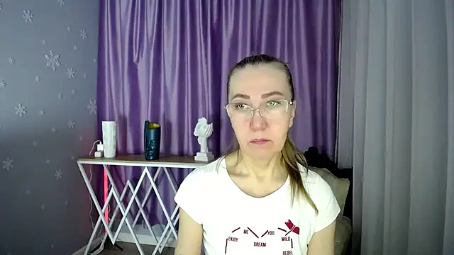 Snapshot of queen_a_n_i chatting on February 7, 2025, 8:55 am queen a n i online show from February 7, 2025, 8:55 am