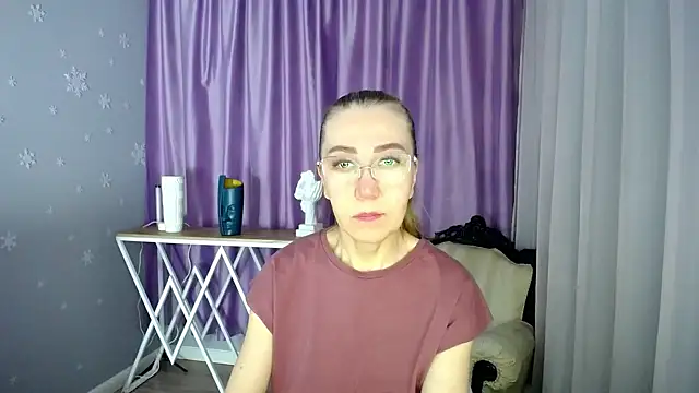 Snapshot of queen_a_n_i chatting on February 8, 2025, 9:24 am queen a n i online show from February 8, 2025, 9:24 am