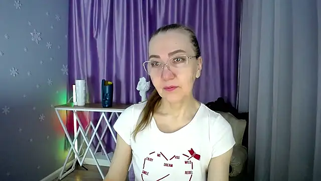 Snapshot of queen_a_n_i chatting on February 11, 2025, 8:05 am queen a n i online show from February 11, 2025, 8:05 am