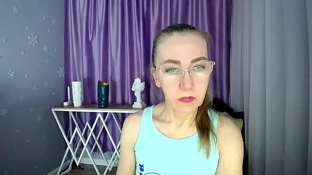 Snapshot of queen_a_n_i chatting on February 26, 2025, 12:25 pm queen a n i online show from February 26, 2025, 12:25 pm