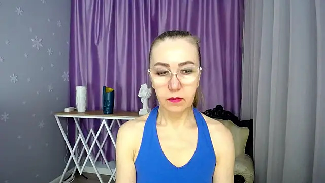 Snapshot of queen_a_n_i chatting on March 19, 2025, 12:12 pm queen a n i online show from March 19, 2025, 12:12 pm