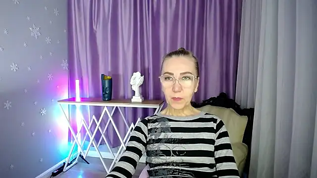 Snapshot of queen_a_n_i chatting on September 10, 2025, 9:09 am queen a n i online show from September 10, 2025, 9:09 am