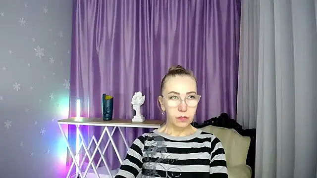 Snapshot of queen_a_n_i chatting on September 11, 2025, 7:08 am queen a n i online show from September 11, 2025, 7:08 am