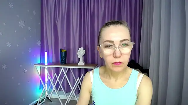 Snapshot of queen_a_n_i chatting on September 15, 2025, 10:04 am queen a n i online show from September 15, 2025, 10:04 am