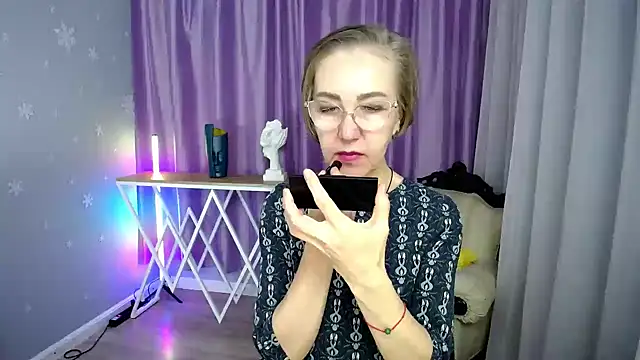 Snapshot of queen_a_n_i chatting on October 6, 2025, 9:18 am queen a n i online show from October 6, 2025, 9:18 am