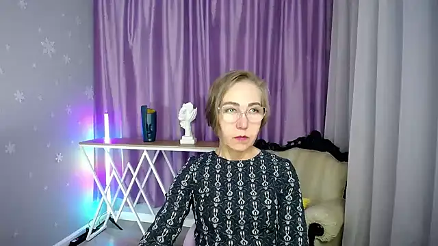 Snapshot of queen_a_n_i chatting on October 14, 2025, 12:28 pm queen a n i online show from October 14, 2025, 12:28 pm