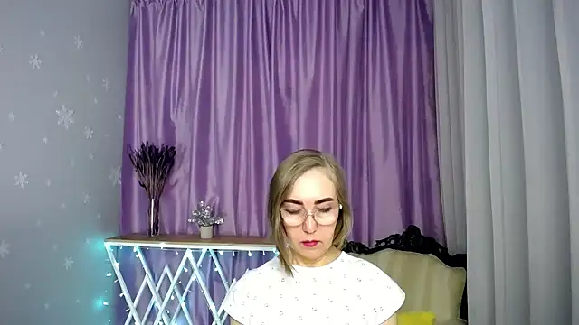 queen a n i online show from April 23, 2026, 12:29 pm