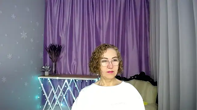 queen a n i online show from June 14, 2026, 4:36 am