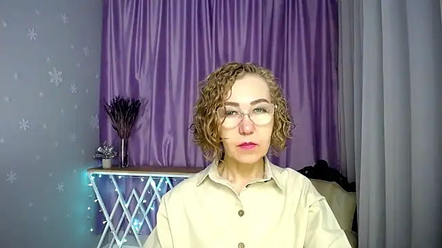 queen a n i online show from June 15, 2026, 4:58 am
