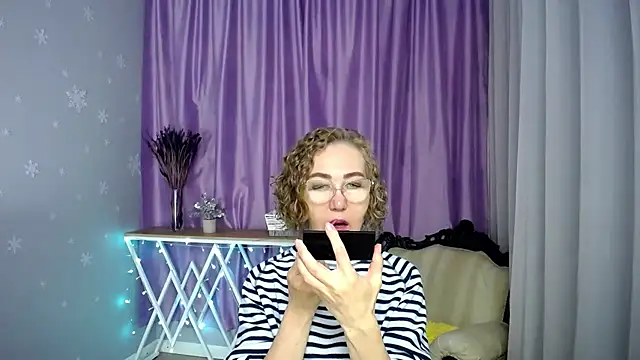 queen a n i online show from June 24, 2026, 6:34 am