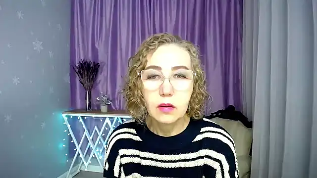 queen a n i online show from July 2, 2026, 9:48 am