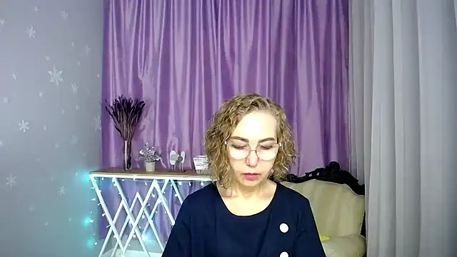 queen a n i online show from July 8, 2026, 8:52 am