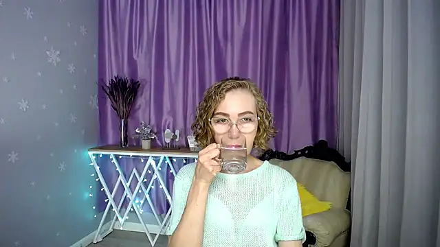 queen a n i online show from July 11, 2026, 5:54 am