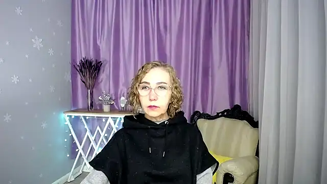 queen a n i online show from July 18, 2026, 8:18 am